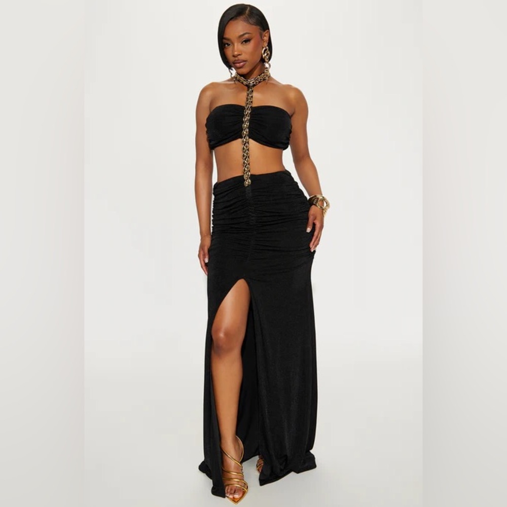 Fashion Nova Women’s Medium Black Gold Ruched High-Slit Maxi Vacation Dress